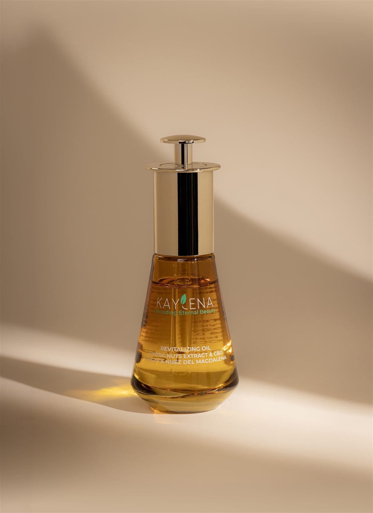 KAYLENA Revitalizing Oil como apoyo visual del Cacay