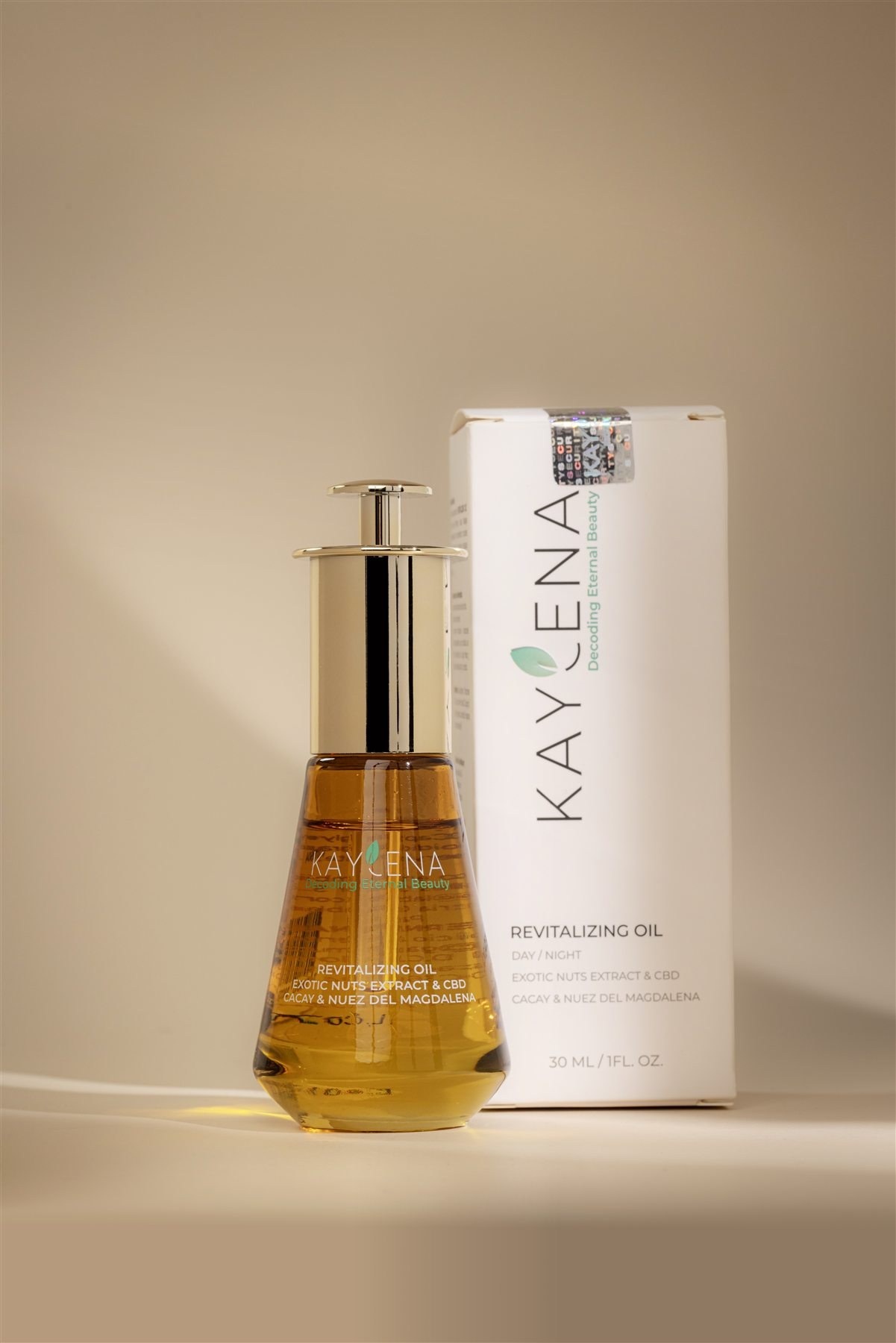 KAYLENA Revitalizing Oil con su estuche premium